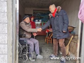 情系扶貧，湖北程力馬旭東馬主管帶領(lǐng)員工春節(jié)慰問送溫暖